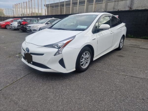 Toyota Prius Hatchback, Petrol Hybrid, 2017, White