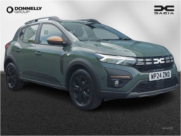 Dacia Sandero Stepway , Petrol, 2024, Green