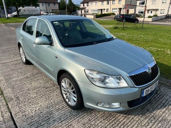 Skoda Octavia Hatchback, Petrol, 2009, Green
