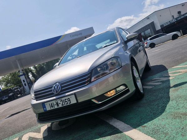 Volkswagen Passat Saloon, Diesel, 2014, Silver