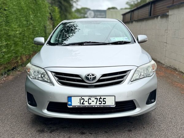 Toyota Corolla Saloon, Diesel, 2012, Silver