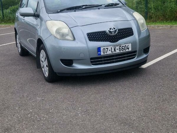 Toyota Yaris Hatchback, Petrol, 2007, Silver