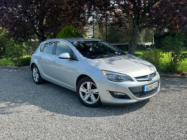 Vauxhall Astra Hatchback, Diesel, 2015, Silver