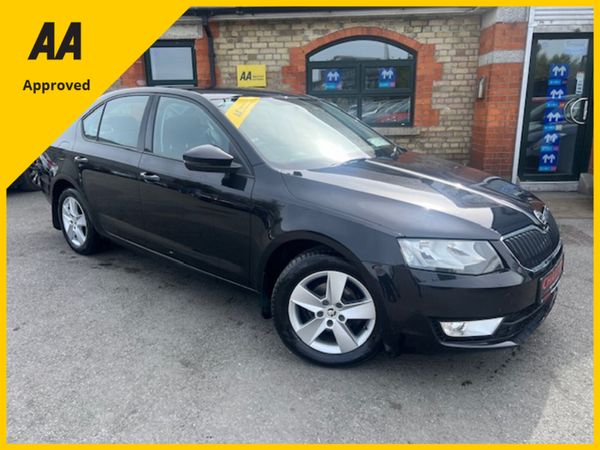 Skoda Octavia Hatchback, Diesel, 2016, Black