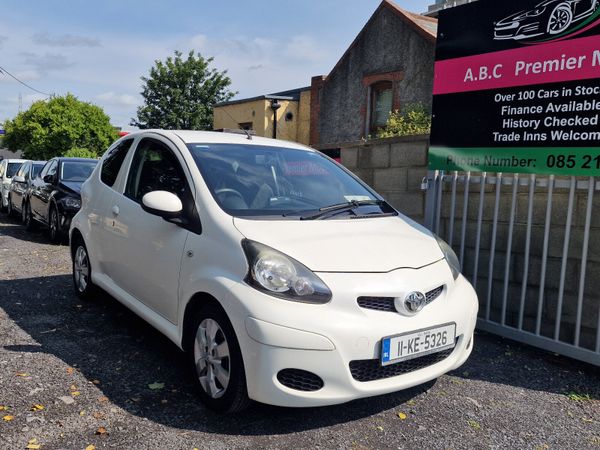 Toyota Aygo Hatchback, Petrol, 2011, White