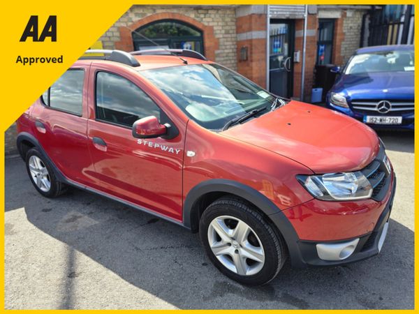 Dacia Sandero Hatchback, Petrol, 2014, Red