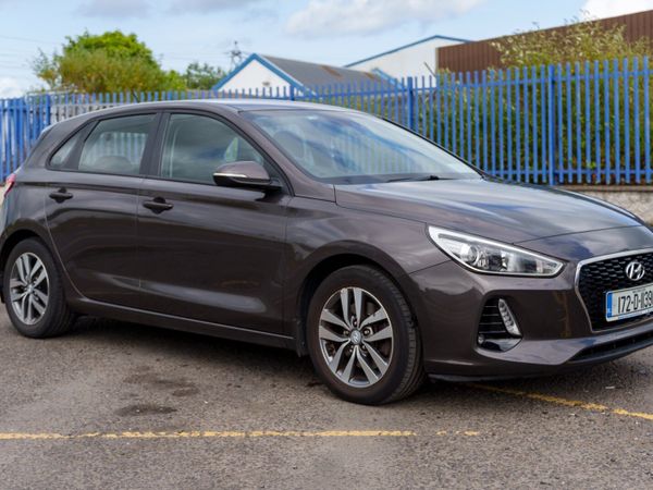 Hyundai i30 Hatchback, Petrol, 2017, Brown