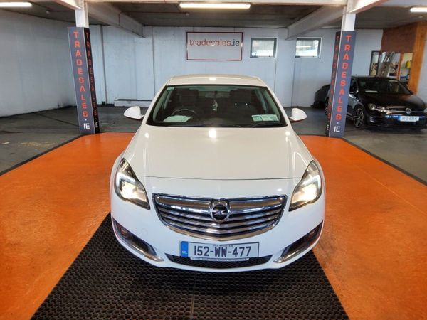 Opel Insignia Hatchback, Diesel, 2015, White