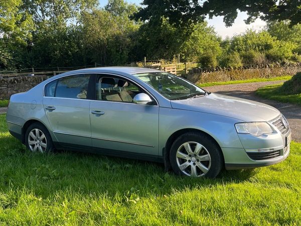 Volkswagen Passat Saloon, Diesel, 2009, Blue