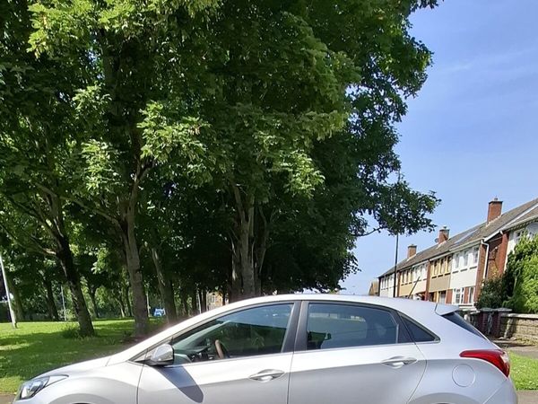Hyundai i30 Hatchback, Petrol, 2016, Silver