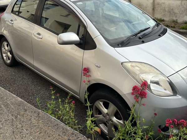 Toyota Yaris Hatchback, Petrol, 2008, Silver
