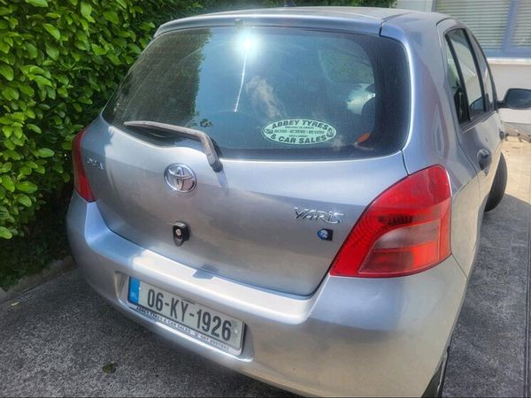 Toyota Yaris Hatchback, Petrol, 2006, Silver
