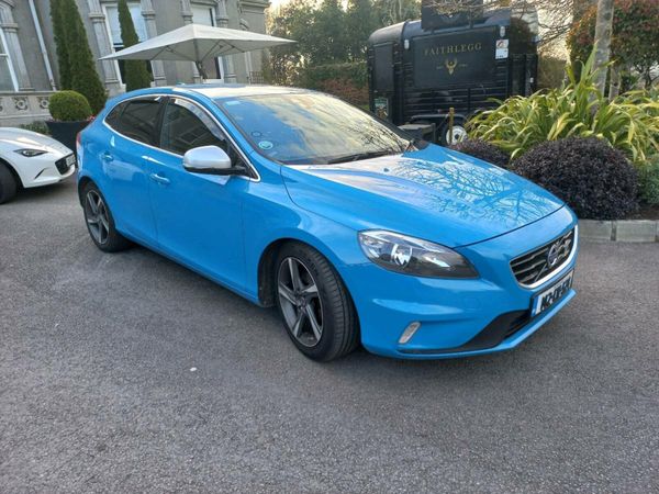 Volvo V40 Hatchback, Diesel, 2014, Blue