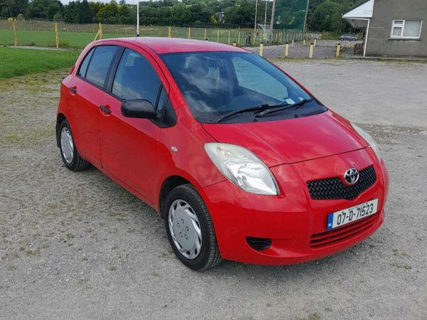 Toyota Yaris Hatchback, Petrol, 2007, Red