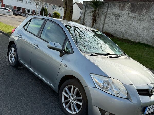 Toyota Auris Hatchback, Petrol, 2009, Silver