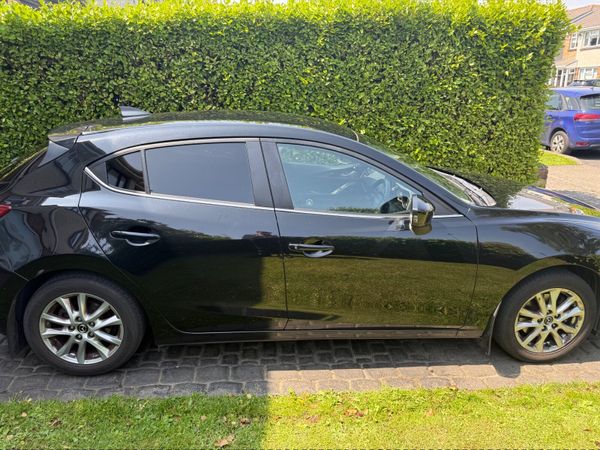 Mazda Mazda3 Hatchback, Diesel, 2017, Black