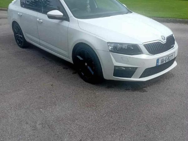 Skoda Octavia Hatchback, Diesel, 2016, White