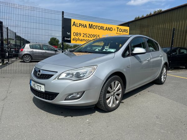 Opel Astra Hatchback, Diesel, 2011, Silver