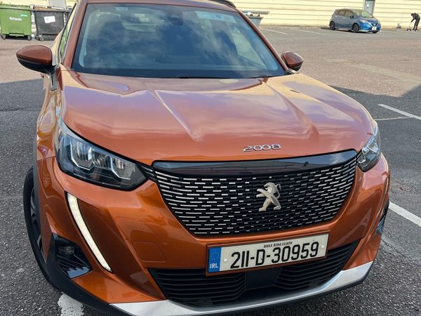 Peugeot 2008 MPV, Petrol, 2021, Orange