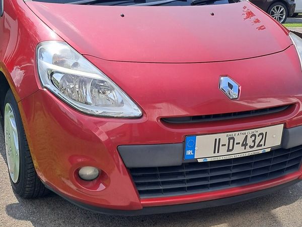 Renault Clio Hatchback, Petrol, 2011, Red