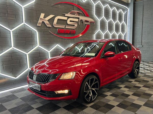 Skoda Octavia Saloon, Diesel, 2019, Red