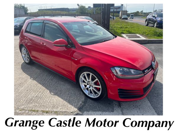 Volkswagen Golf Hatchback, Petrol, 2014, Red