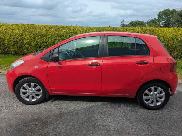 Toyota Yaris Hatchback, Petrol, 2008, Red