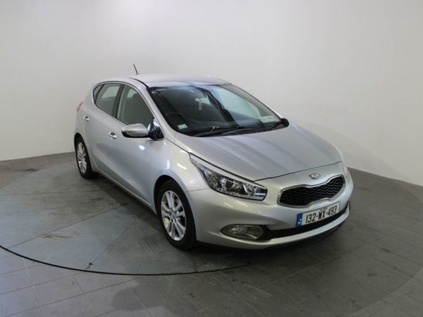 Kia Ceed Hatchback, Diesel, 2013, Silver
