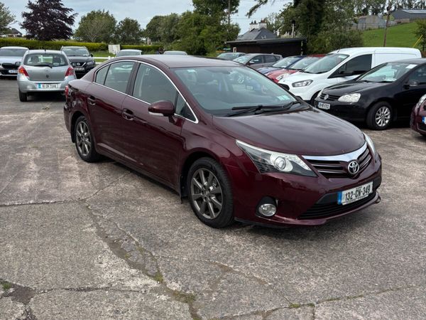 Toyota Avensis Saloon, Diesel, 2013, Red