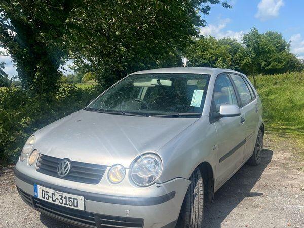 Volkswagen Polo Hatchback, Petrol, 2005, Silver
