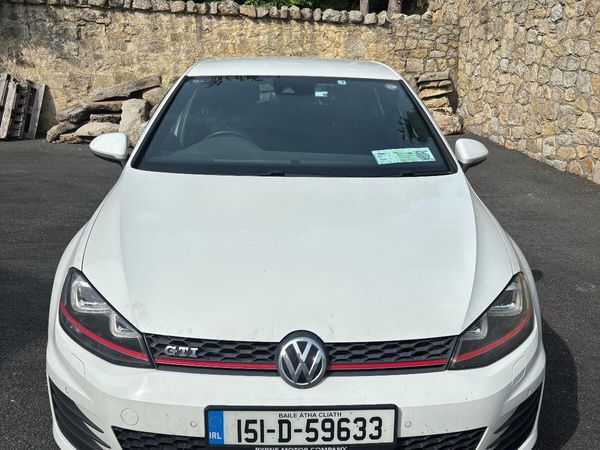Volkswagen Golf Hatchback, Petrol, 2015, White