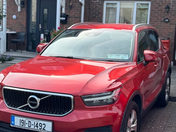 Volvo XC40 Estate/Jeep, Petrol, 2019, Orange