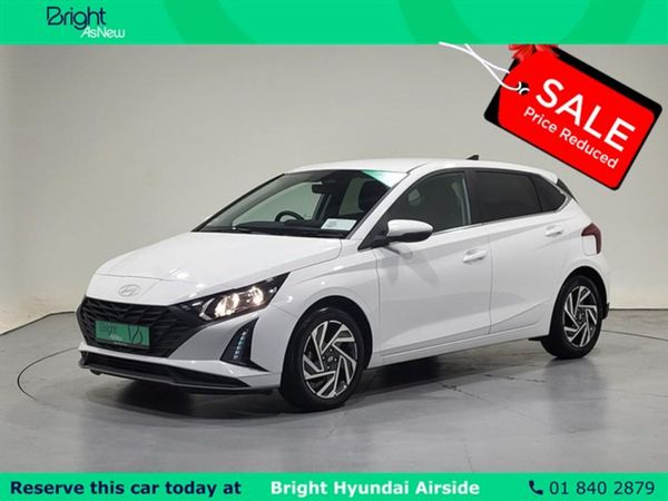 Hyundai i20 Hatchback, Petrol, 2024, White