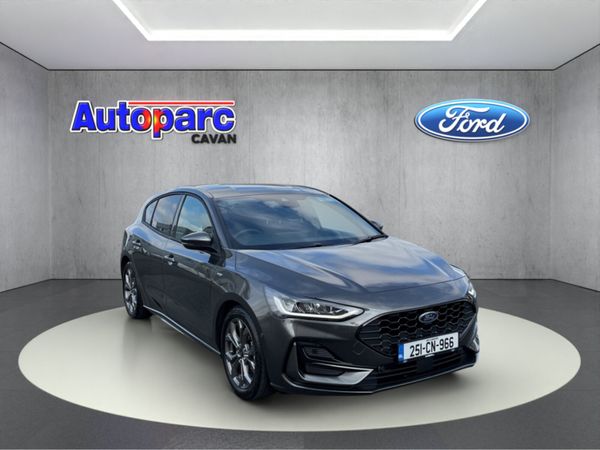 Ford Focus Hatchback, Petrol Hybrid, 2025, Grey