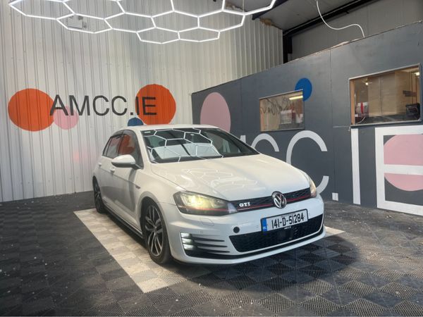 Volkswagen Golf Hatchback, Petrol, 2014, White