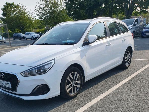 Hyundai i30 Estate/Jeep, Diesel, 2020, White