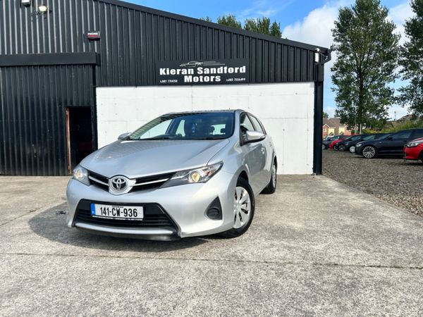 Toyota Auris Hatchback, Diesel, 2014, Silver