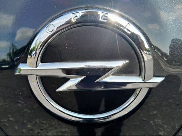 Opel Astra Hatchback, Diesel, 2015, Black