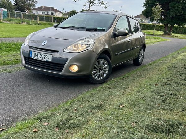 Renault Clio Hatchback, Ethanol Petrol, 2011, Gold