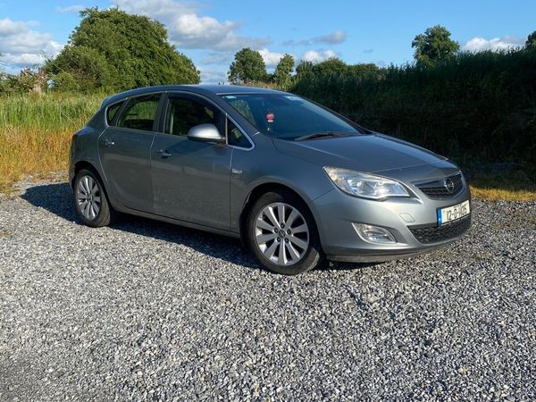 Opel Astra MPV, Diesel, 2012, Silver