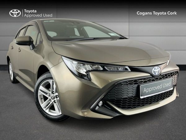 Toyota Corolla Hatchback, Hybrid, 2023, Gold