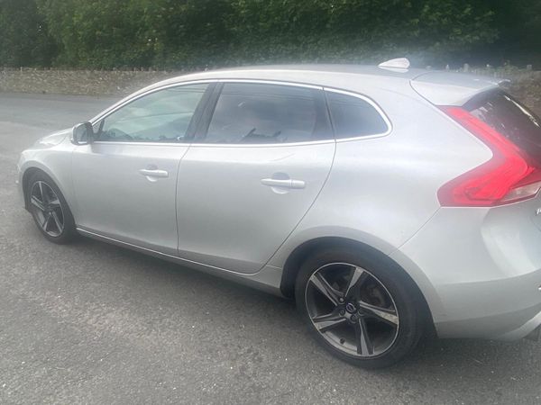 Volvo V40 Hatchback, Diesel, 2015, Silver