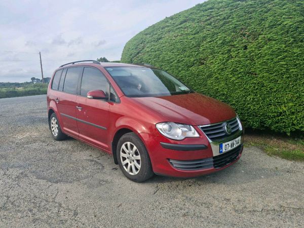 Volkswagen Touran MPV, Diesel, 2007, Red