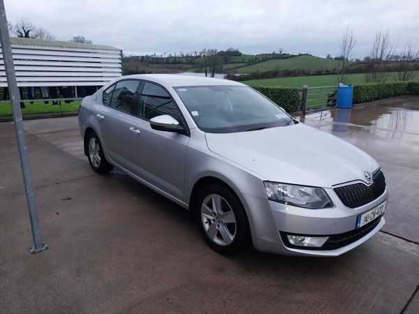 Skoda Octavia Saloon, Diesel, 2014, Silver