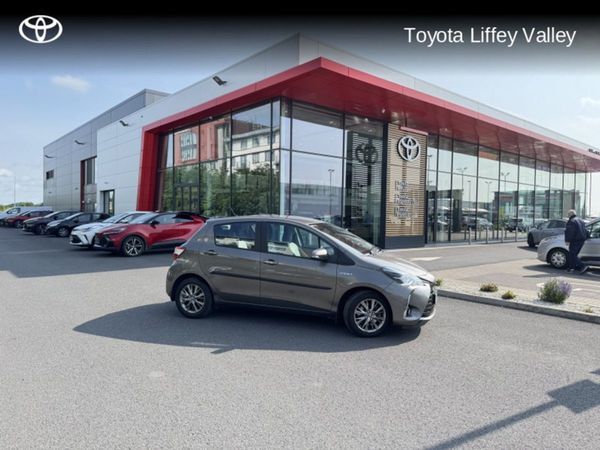 Toyota Yaris Hatchback, Hybrid, 2018, Gold