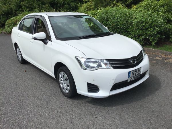 Toyota Corolla Saloon, Petrol, 2014, White
