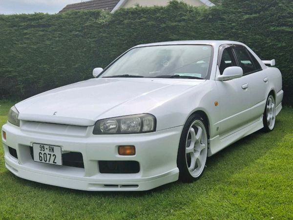 Nissan Skyline Saloon, Petrol, 1999, White
