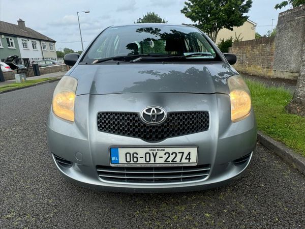 Toyota Yaris Hatchback, Petrol, 2006, Silver
