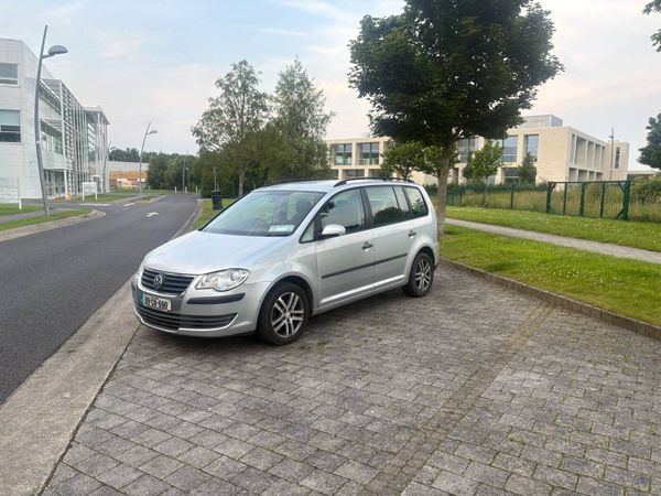 Volkswagen Touran MPV, Diesel, 2009, Silver