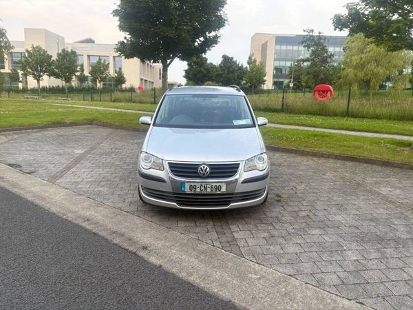 Volkswagen Touran MPV, Diesel, 2009, Silver
